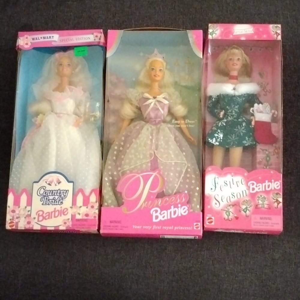 3 90's vintage Barbie doll collectables